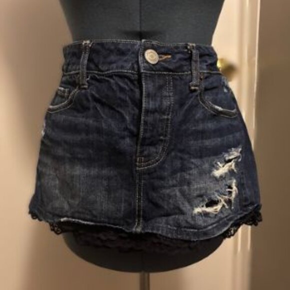 American Eagle Distressed Denim Mini Skirt - Size 4 - Lace Trim Y2K Style - Picture 1 of 7